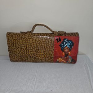 image Small Brown Clutch Gele Lady
