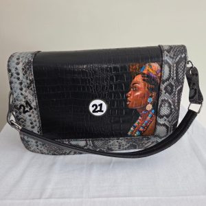 WhatsApp Image 2025-08-30 at 23.10.27 (1) Skin Trim Black Leather Handle